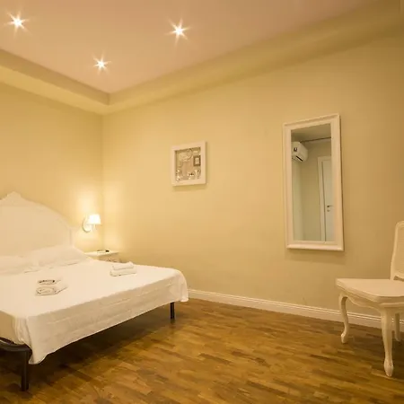 Flr - Suite In San Lorenzo بيت ضيافة *